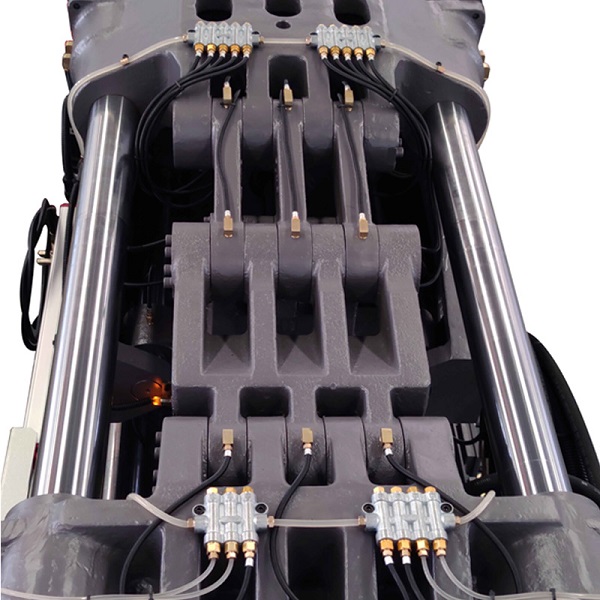 clamping unit of injection molding machine clamping unit of injection molding machine